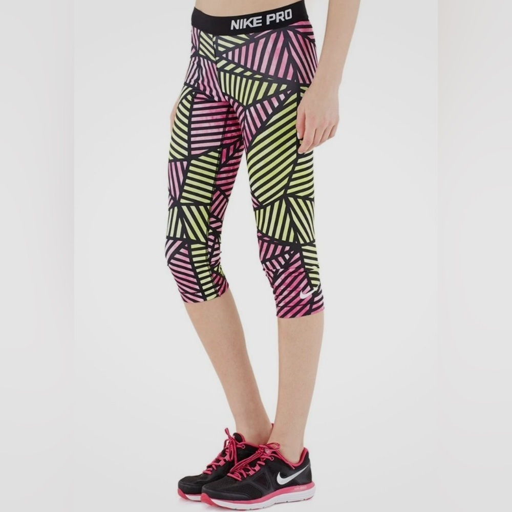 NIKE PRO FADE WEB PRINTED TRAINING CAPRI LEGGINGS
